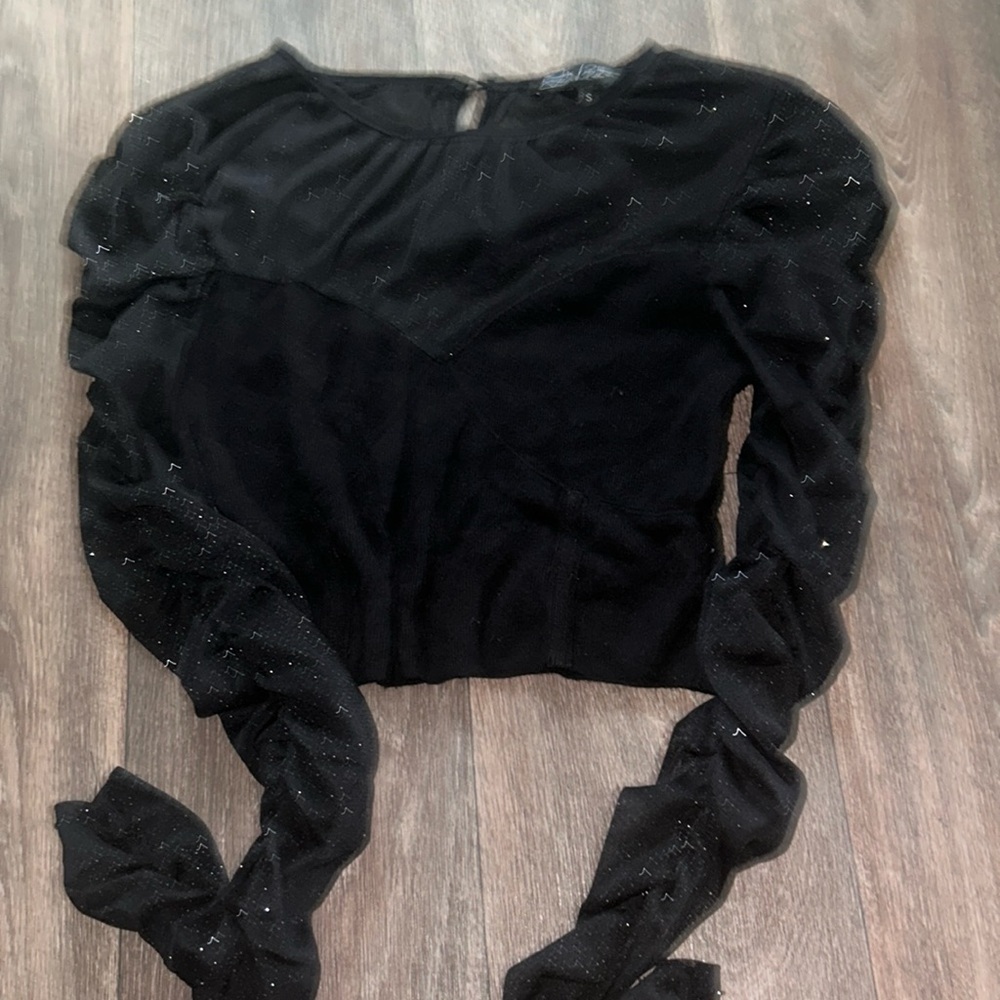 Black cropped shirt